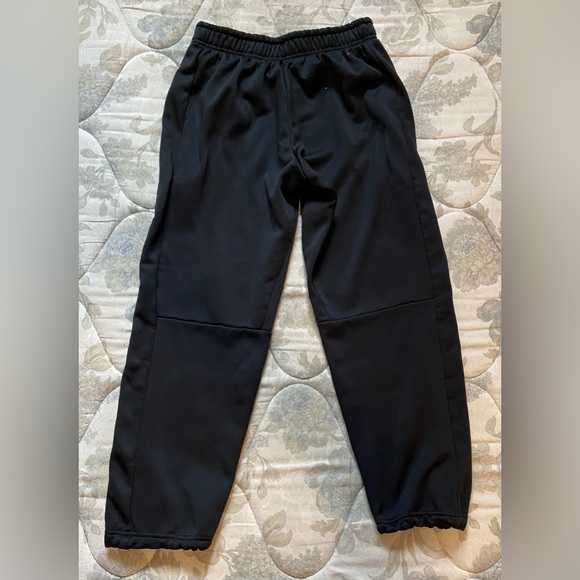 Cropped Nike Sweatpants - Picture 4 of 4